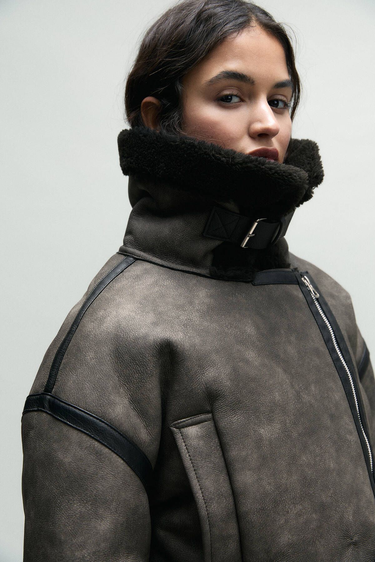 Suni yünlü astar detaylı kısa ceket Suni yünlü astar detaylı kısa ceket