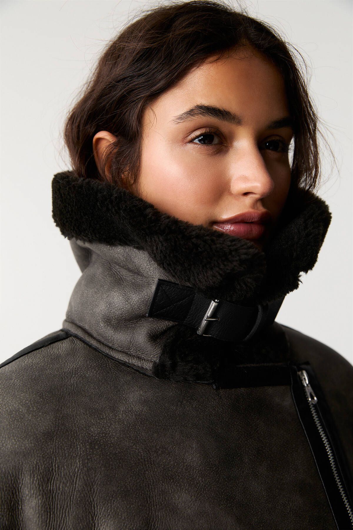 Suni yünlü astar detaylı kısa ceket Suni yünlü astar detaylı kısa ceket