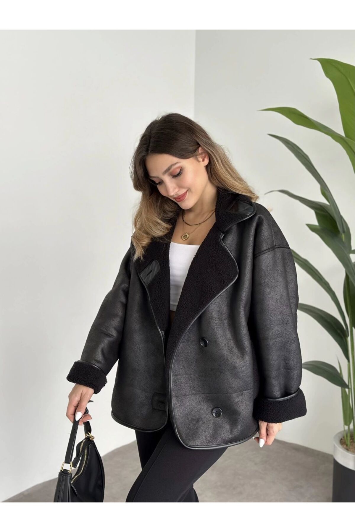Kadın Oversize İçi Kürklü Deri Ceket Mont Kadın Oversize İçi Kürklü Deri Ceket Mont