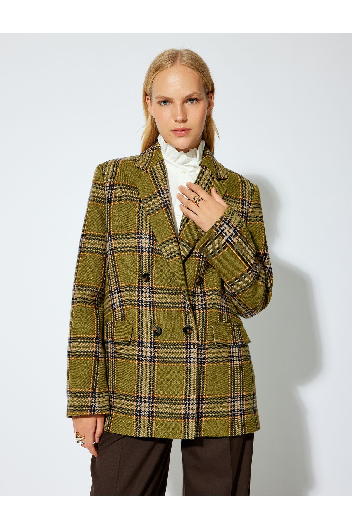 Kruvaze Blazer Ceket Düğmeli Kapaklı Cep Detaylı Kruvaze Blazer Ceket Düğmeli Kapaklı Cep Detaylı
