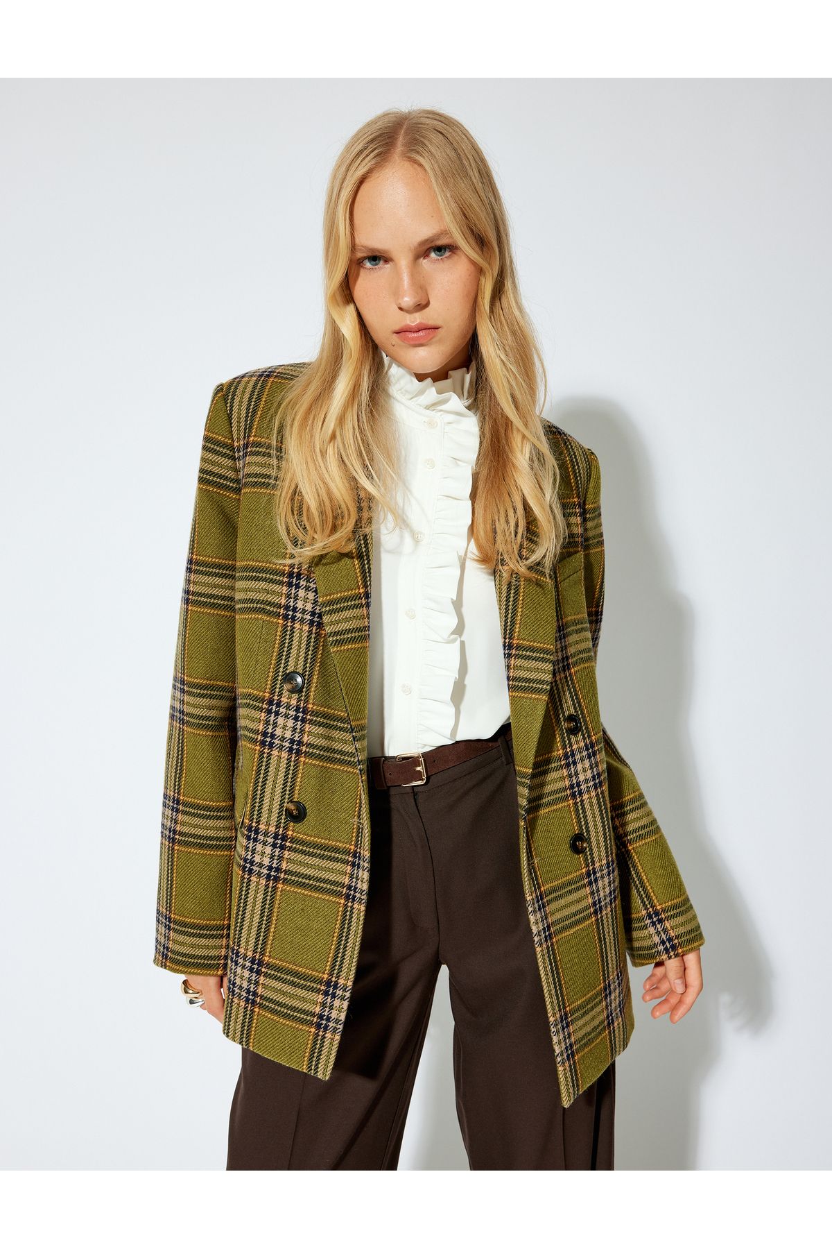 Kruvaze Blazer Ceket Düğmeli Kapaklı Cep Detaylı Kruvaze Blazer Ceket Düğmeli Kapaklı Cep Detaylı