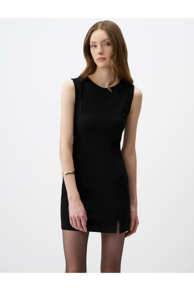 Siyah Yuvarlak Yaka Dar Kesim Kolsuz Mini Elbise Siyah Yuvarlak Yaka Dar Kesim Kolsuz Mini Elbise