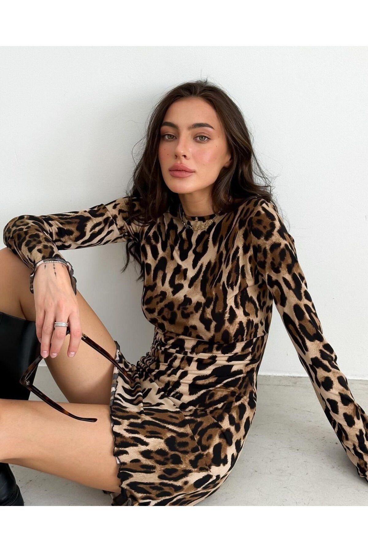 Yeni Sezon Kadın Uzun Kollu Leopar Desenli Mini Elbise Yeni Sezon Kadın Uzun Kollu Leopar Desenli Mini Elbise