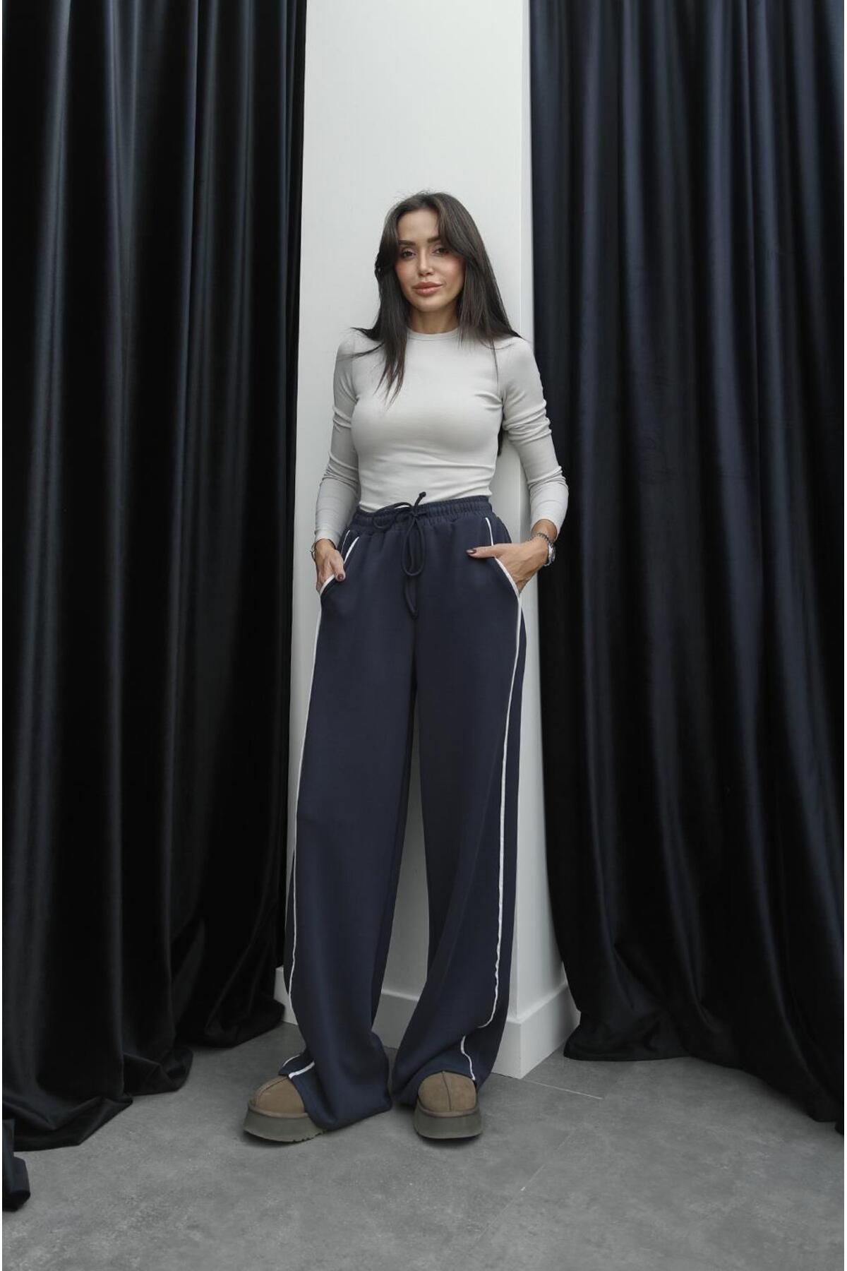 Lacivert Çizgi Detaylı Modal Pantolon Lacivert Çizgi Detaylı Modal Pantolon