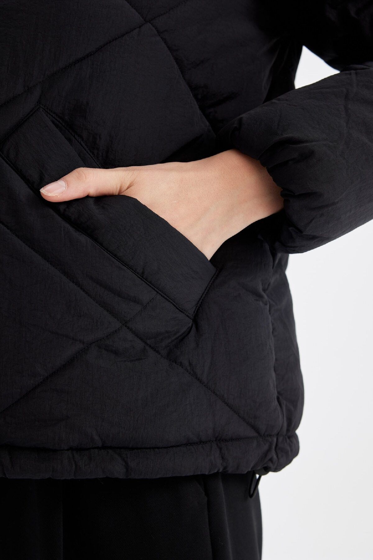 Su İtici Puffer Şişme Mont  Kapitoneli İçi Suni Kürklü Rüzgar Geçirmez Cepli  A0756AX24WN Su İtici Puffer Şişme Mont  Kapitoneli İçi Suni Kürklü Rüzgar Geçirmez Cepli  A0756AX24WN