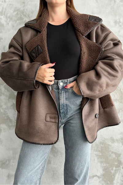 Oversize Kesim Düğmeli İçi Kürklü Suet Mont Ceket Oversize Kesim Düğmeli İçi Kürklü Suet Mont Ceket