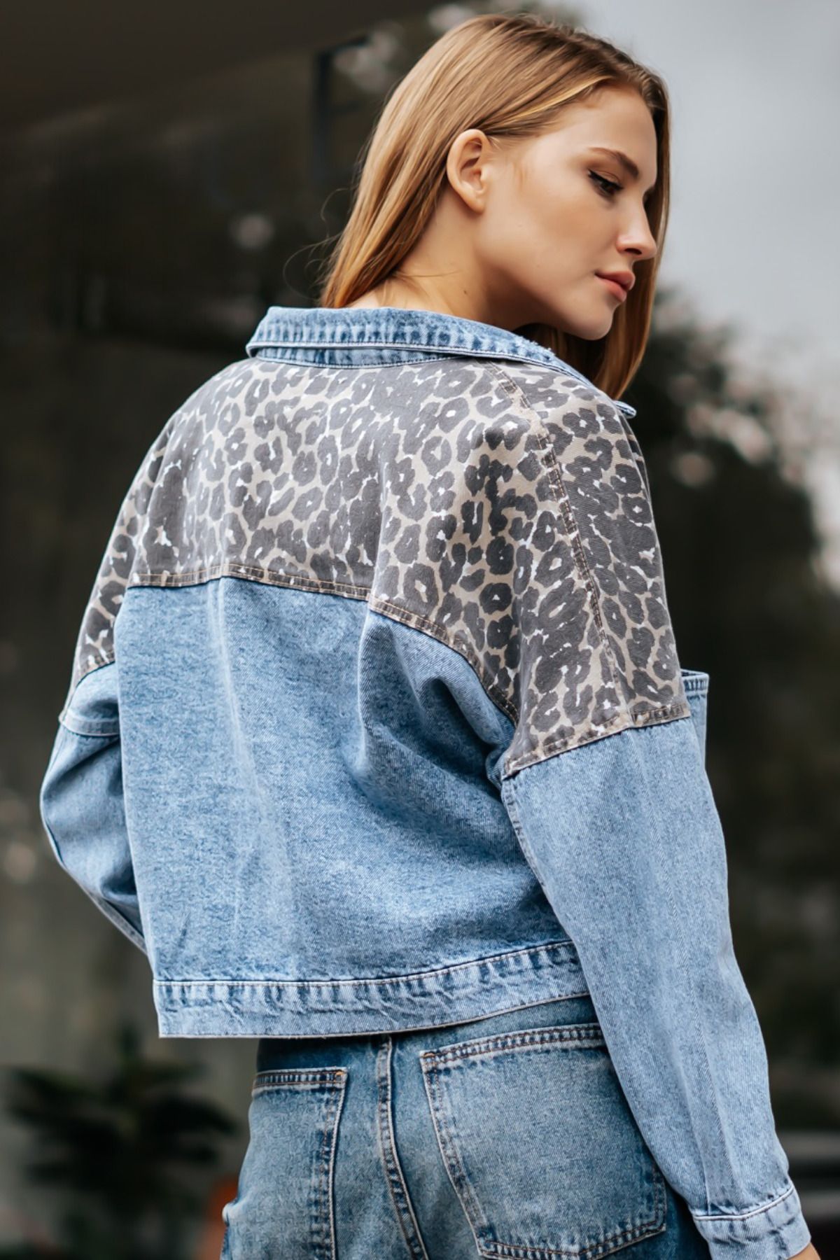 Kadın Mavi Leopar Jean Ceket.  Crop Leopar desen Ceket