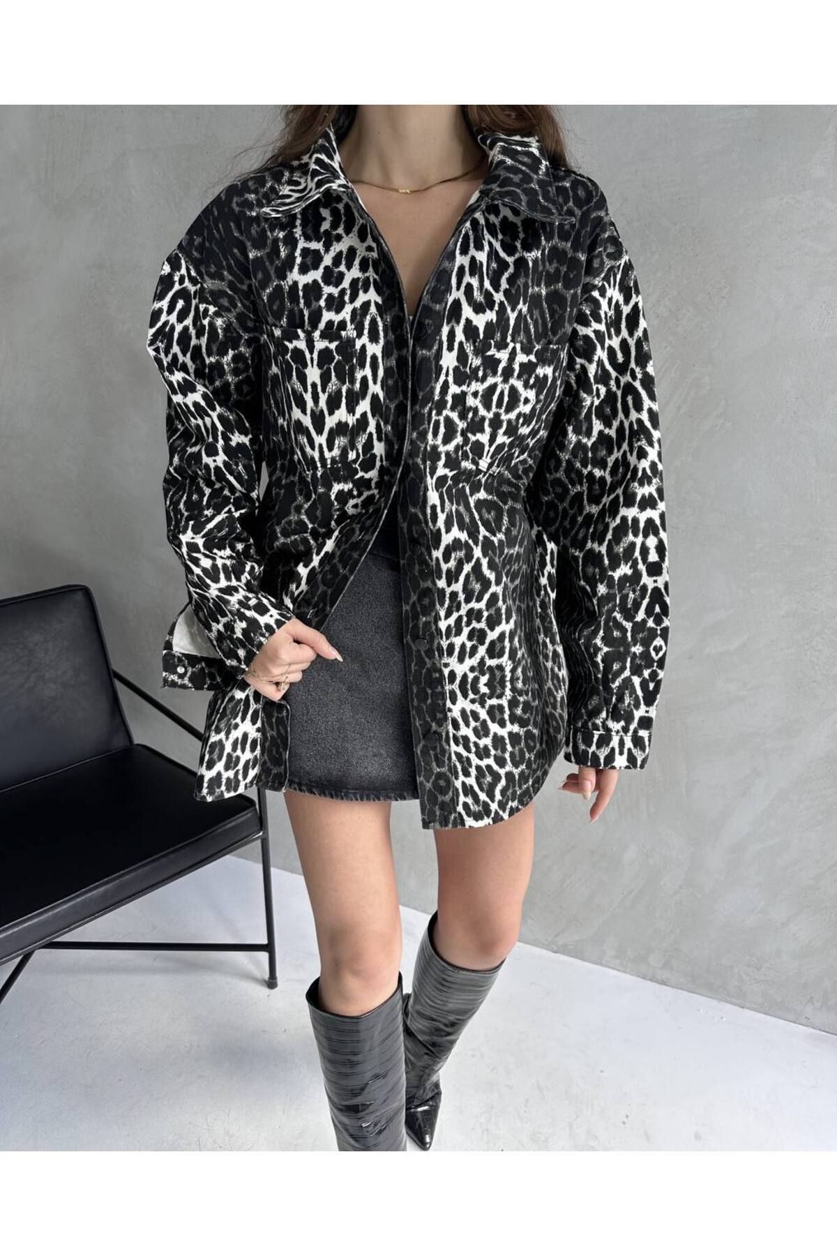 Leopar Desenli Çift Cep Oversize Denim Gömlek Ceket Leopar Desenli Çift Cep Oversize Denim Gömlek Ceket