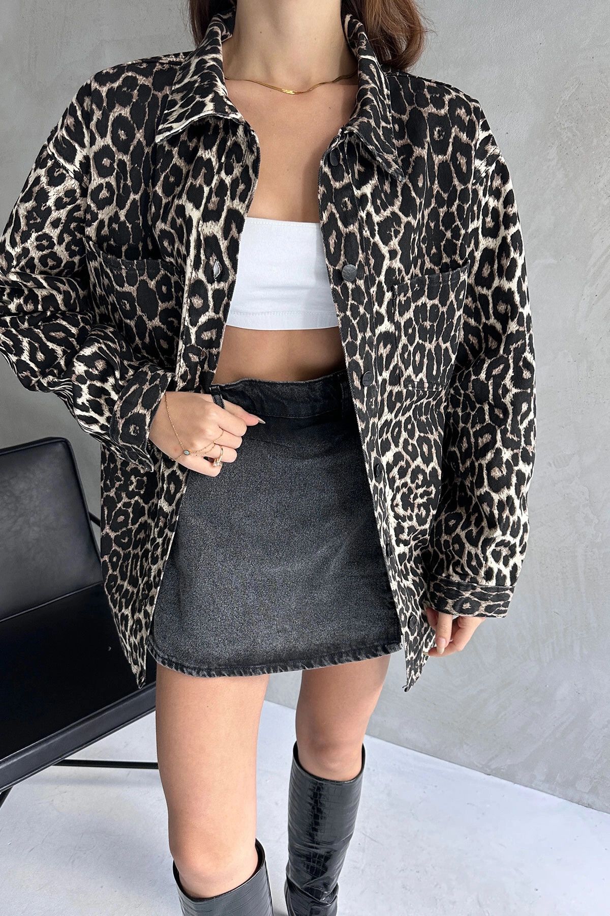 Siyah-Kahve Leopar Desen Çift Cep Oversize Denim Gömlek Ceket BCDF-245417 Siyah-Kahve Leopar Desen Çift Cep Oversize Denim Gömlek Ceket BCDF-245417