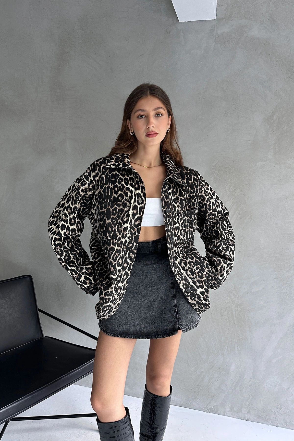 Siyah-Kahve Leopar Desen Çift Cep Oversize Denim Gömlek Ceket BCDF-245417 Siyah-Kahve Leopar Desen Çift Cep Oversize Denim Gömlek Ceket BCDF-245417