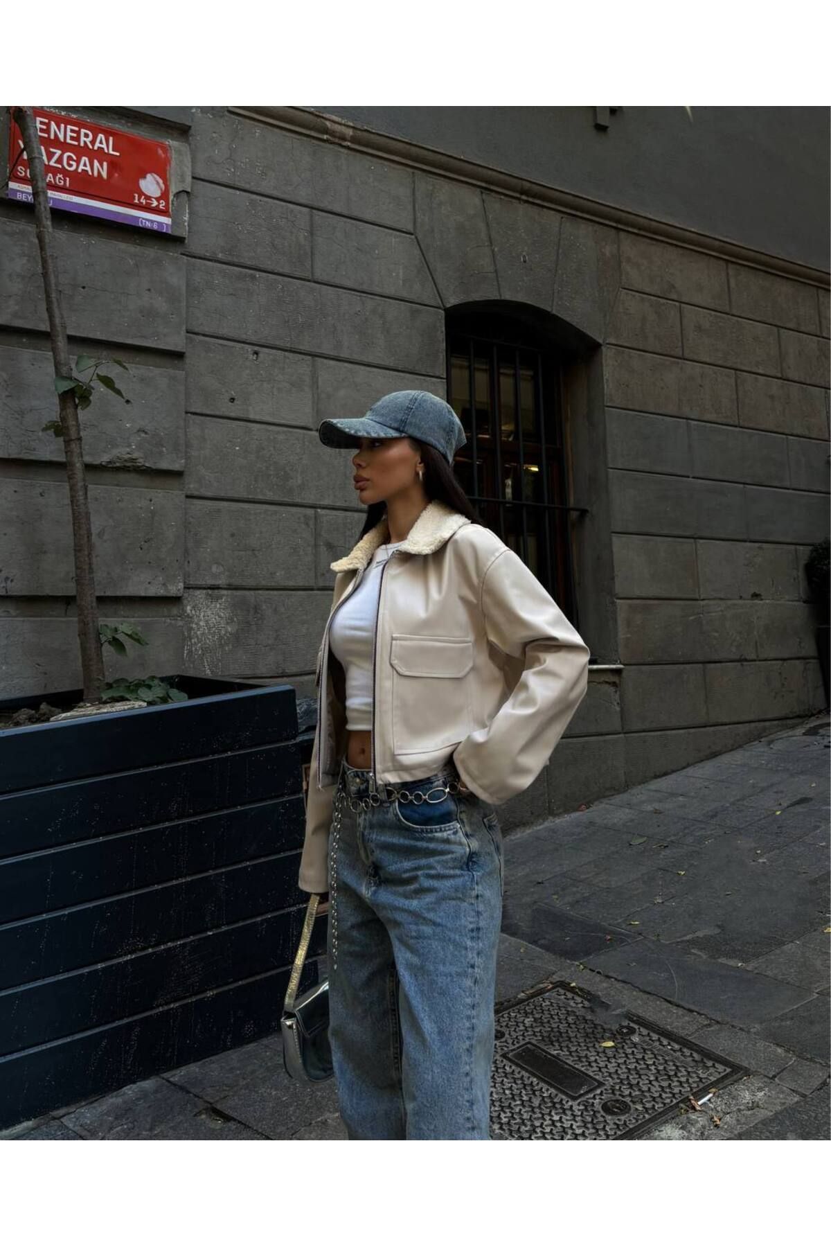 Yaka Peluş Detay Deri Ceket Yaka Peluş Detay Deri Ceket