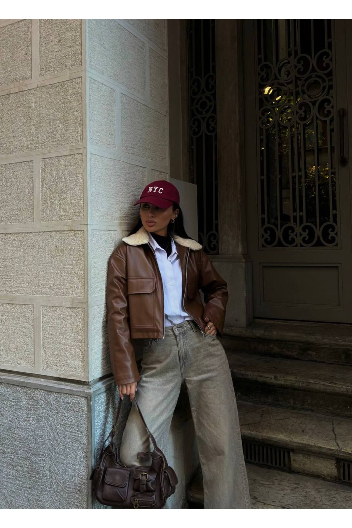 Yaka Peluş Detay Deri Ceket Yaka Peluş Detay Deri Ceket