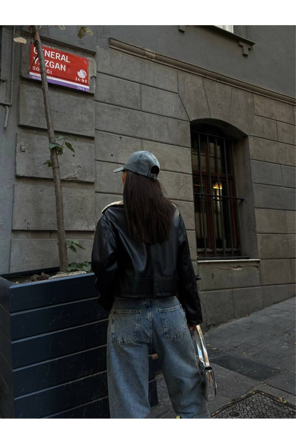 Yaka Peluş Detay Deri Ceket Yaka Peluş Detay Deri Ceket