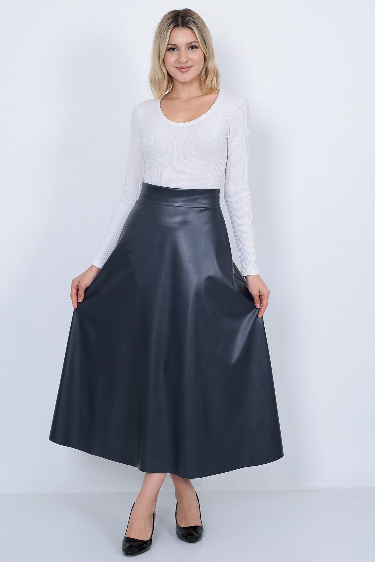 Kadın Suni Deri Lacivert Uzun Tesettür Kloş Mevlana Etek Faux Leather Kadın Suni Deri Lacivert Uzun Tesettür Kloş Mevlana Etek Faux Leather