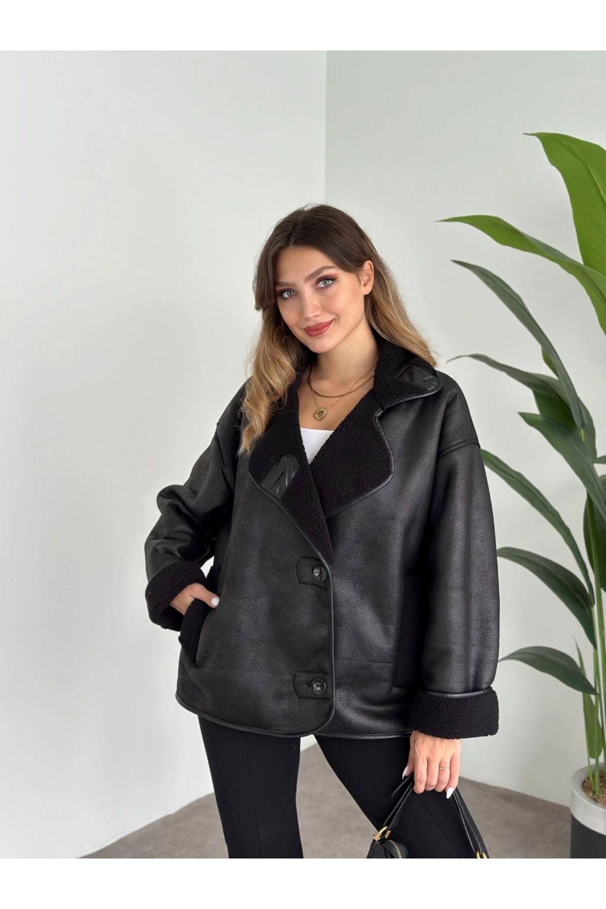 Kadın Oversize İçi Kürklü Deri Ceket Mont Kadın Oversize İçi Kürklü Deri Ceket Mont