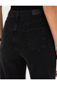 Siyah Mom Fit Jean Pantolon 50294340-VR046 Siyah Mom Fit Jean Pantolon 50294340-VR046