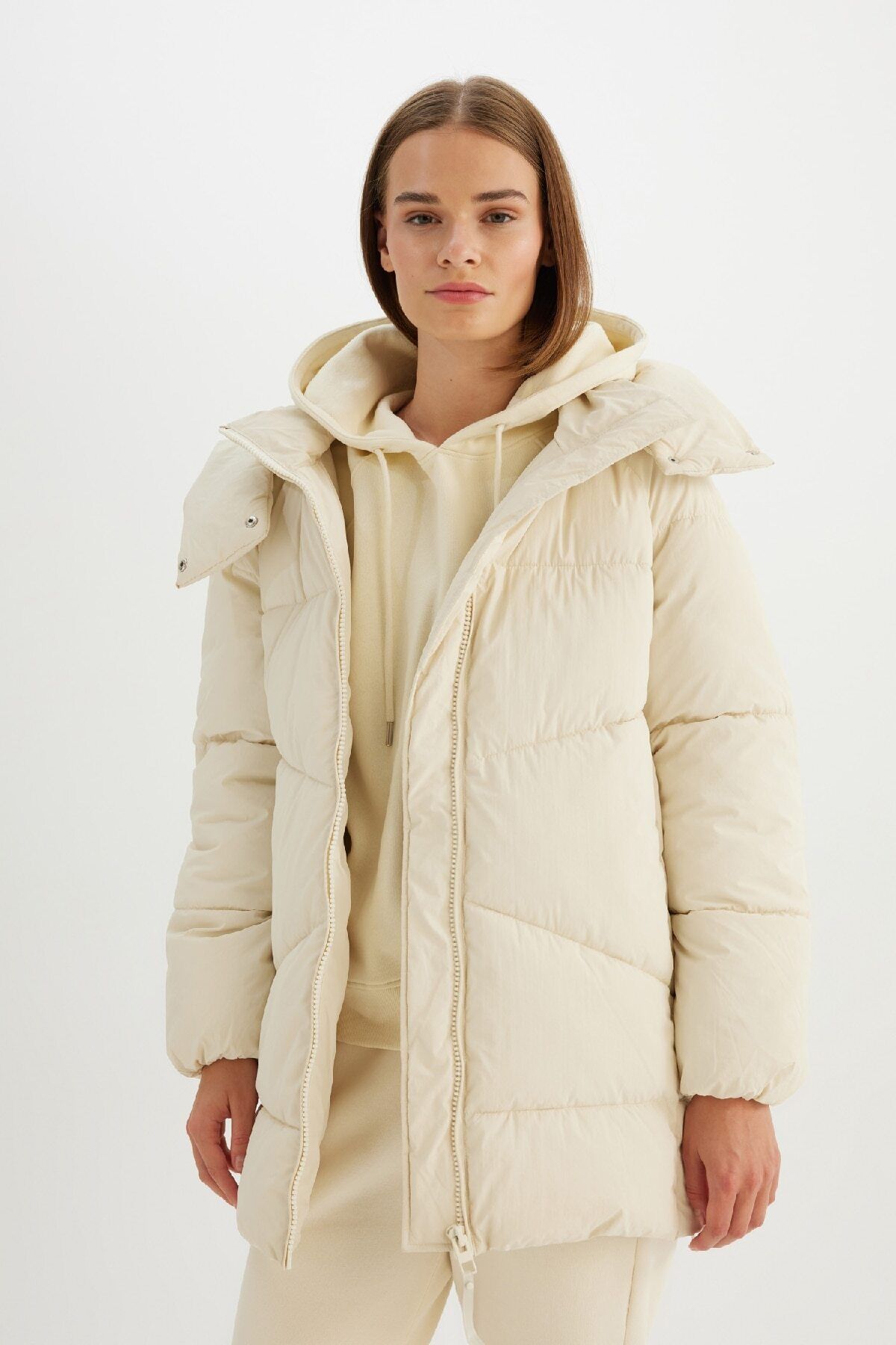 Su İtici Kapüşonlu Şişme Mont Parka Fermuar Çıtçıtlı Cepli C9372AX24WN Su İtici Kapüşonlu Şişme Mont Parka Fermuar Çıtçıtlı Cepli C9372AX24WN