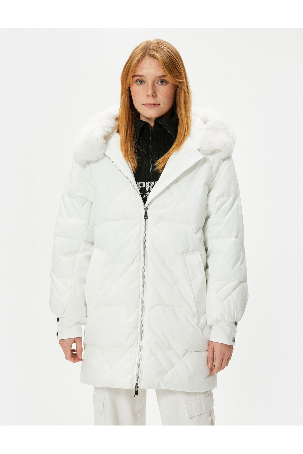 Şişme Mont Kapüşonlu Fermuarlı Çıkarılabilir Suni Kürklü Şişme Mont Kapüşonlu Fermuarlı Çıkarılabilir Suni Kürklü