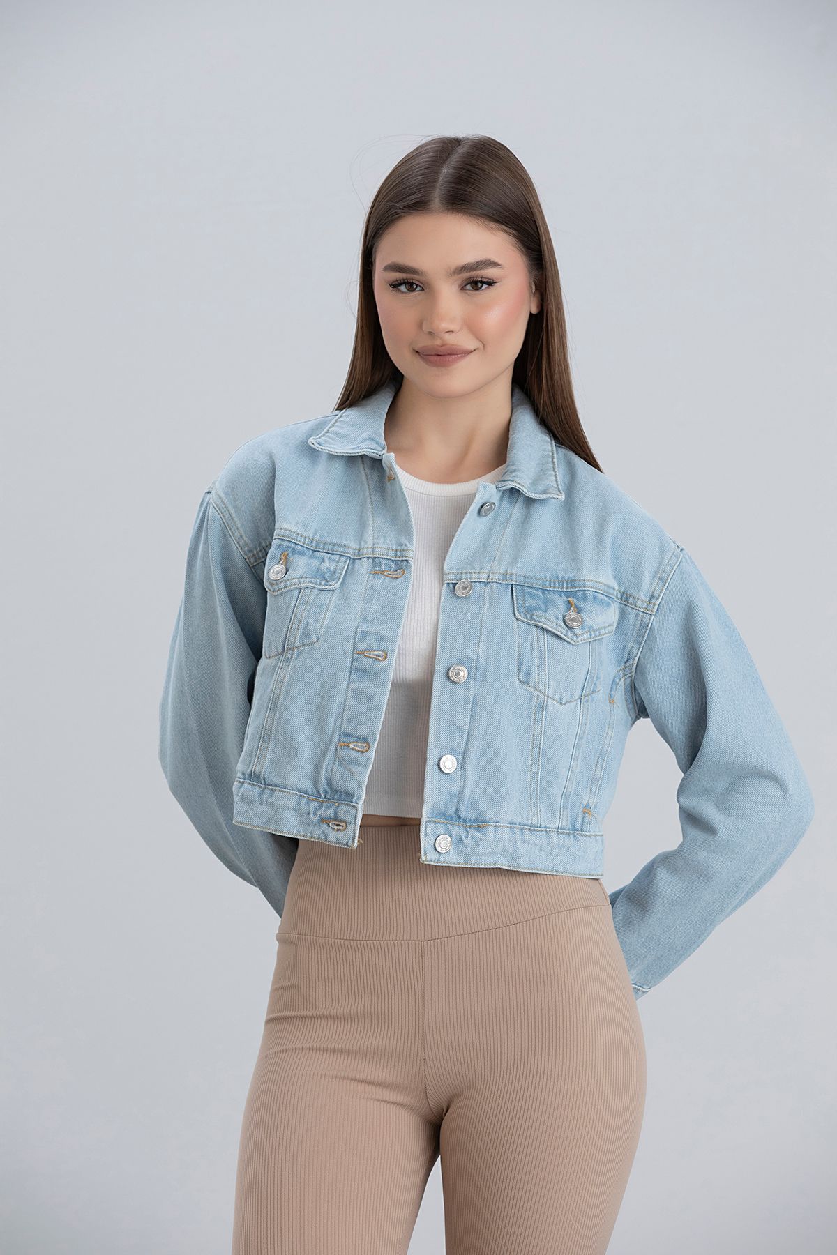 Kadın Mavi Crop Kemerli Denim Çift Cepli Kol Cep Detaylı Kot Ceket