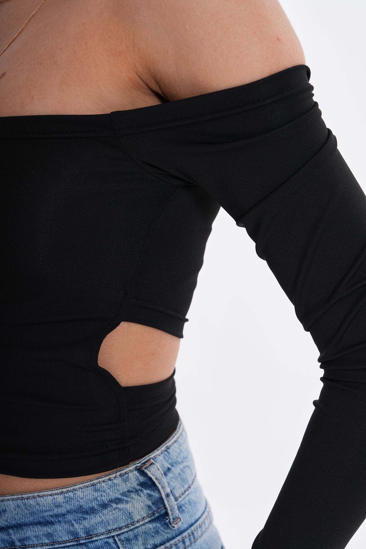 Siyah Madonna Sırt Dekolte Crop Siyah Madonna Sırt Dekolte Crop