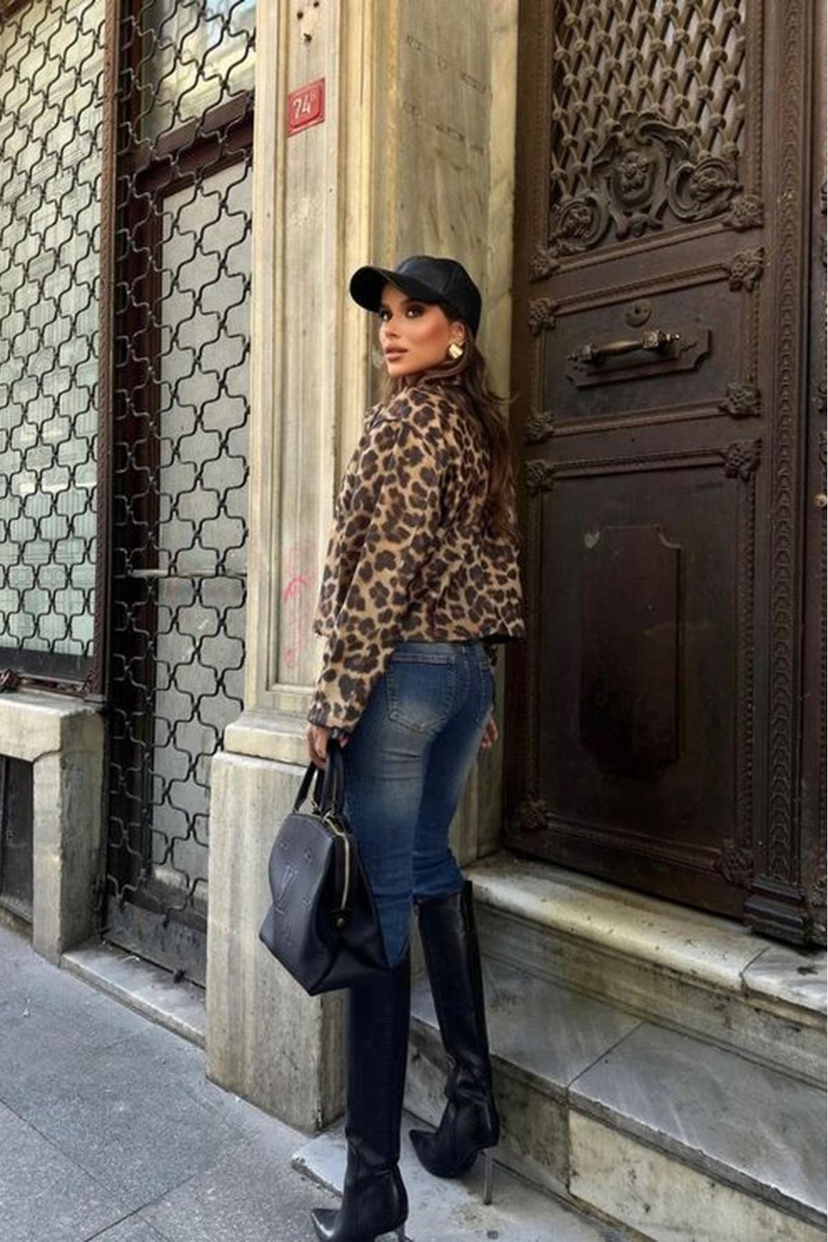 Leopar Desenli Kaşe Ceket Leopar Desenli Kaşe Ceket