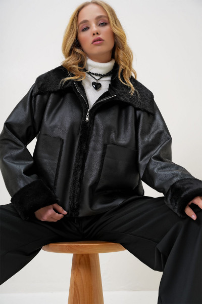 Kadın Siyah Gömlek Yaka Önü Fermuarlı İçi Peluş Torba Cepli Suni Deri Biker Kışlık Ceket ALC-X13236 Kadın Siyah Gömlek Yaka Önü Fermuarlı İçi Peluş Torba Cepli Suni Deri Biker Kışlık Ceket ALC-X13236