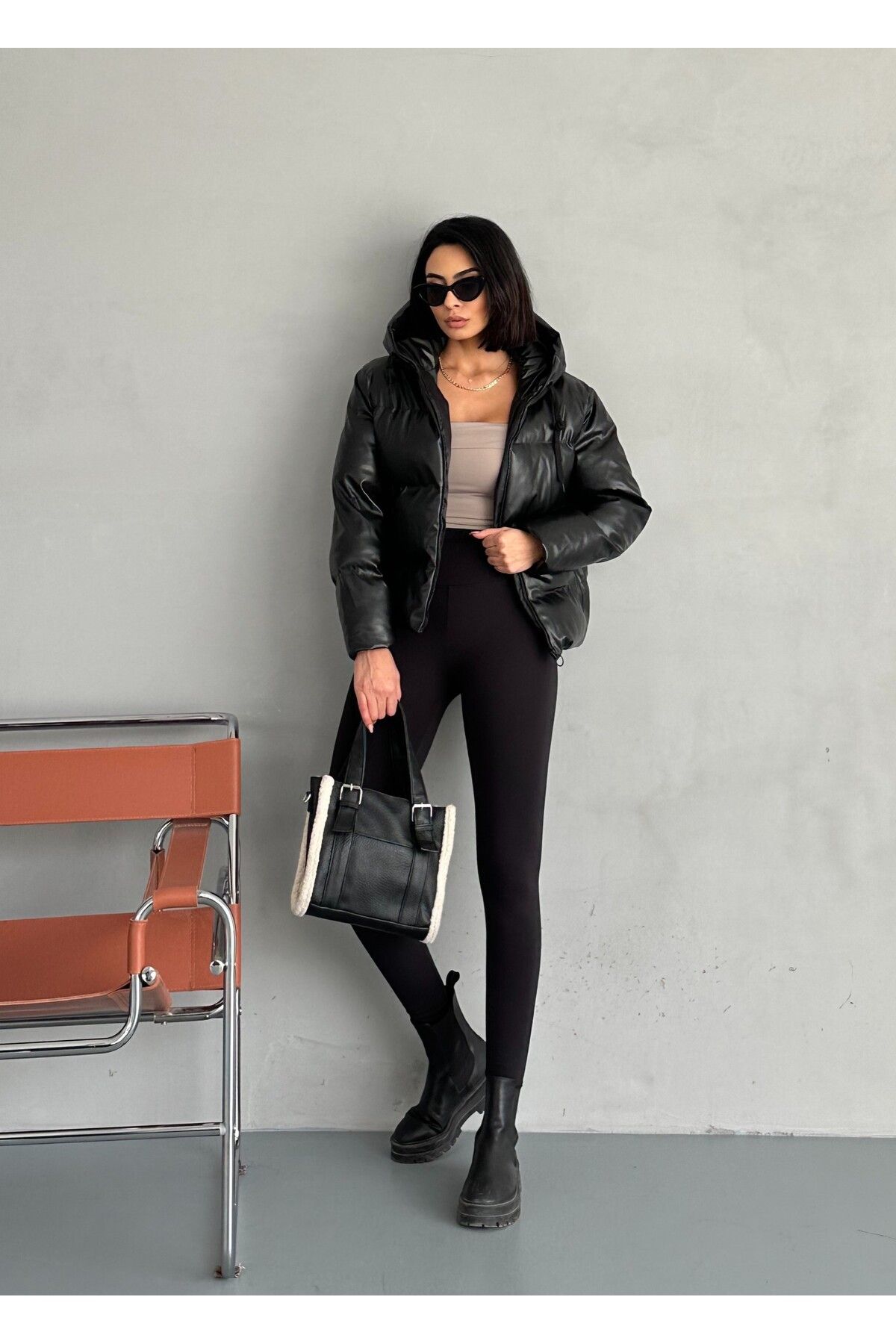 Oversize Siyah Şişme Deri Mont Oversize Siyah Şişme Deri Mont