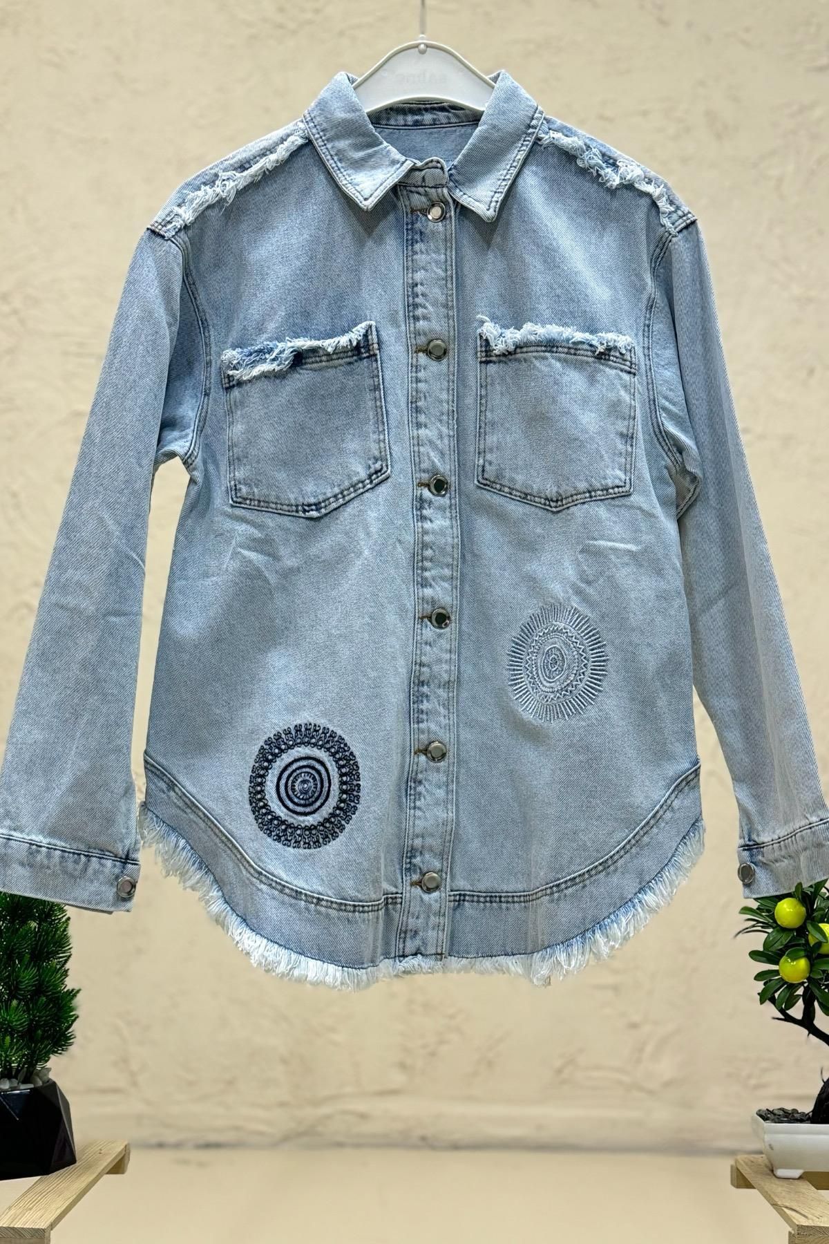 Nakışlı Yakalı Uzun Oversize Kot Ceket Nakışlı Yakalı Uzun Oversize Kot Ceket