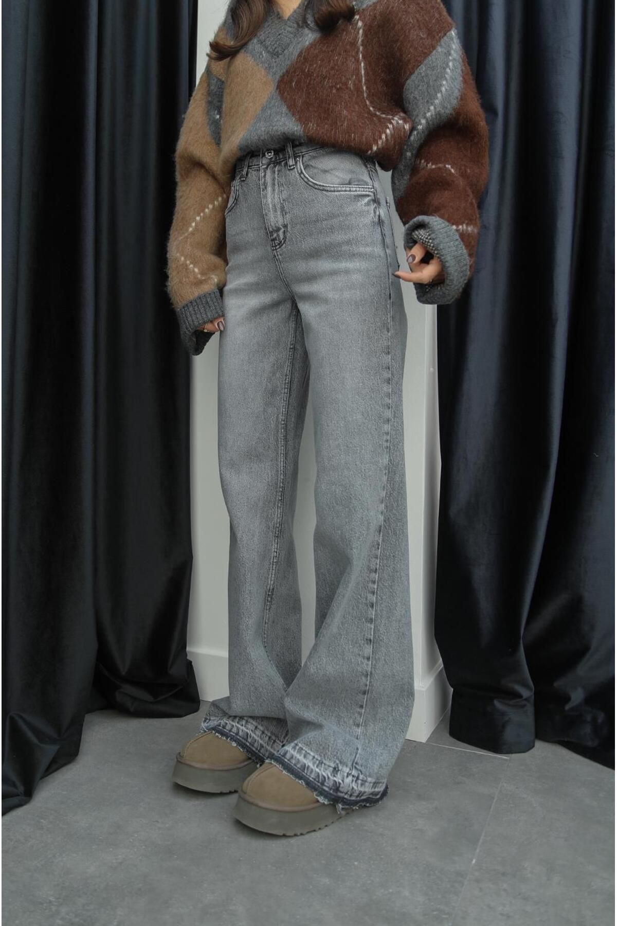 Gri Paça Detaylı Wide Leg Jean