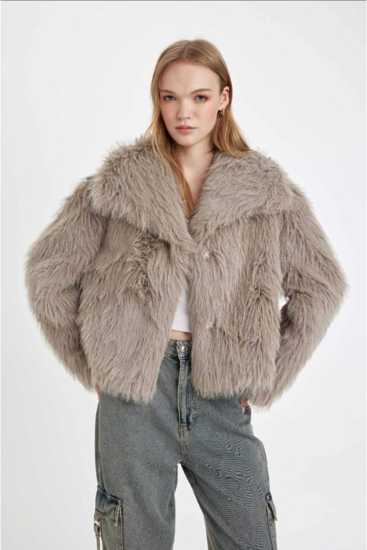 Kadın Suni Kürk Mont Ceket Yaka Relax Fit Çıtçıt Kapamalı Kadın Suni Kürk Mont Ceket Yaka Relax Fit Çıtçıt Kapamalı