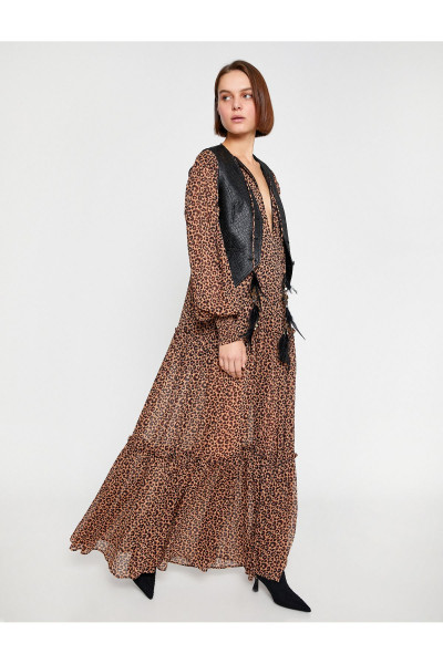 Tüy Detaylı Derin V Yaka Uzun Elbise Tüy Detaylı Derin V Yaka Uzun Elbise