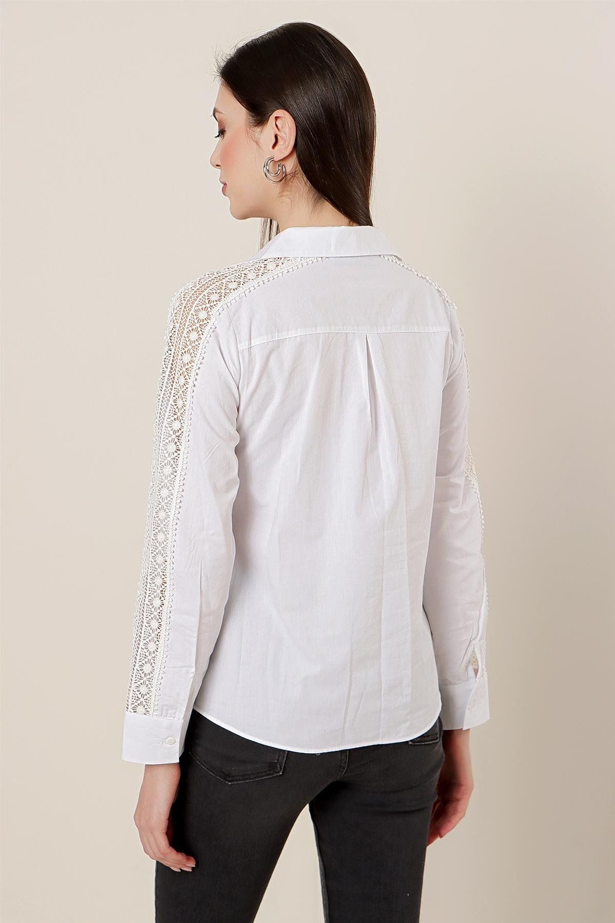 Kolları Dantel Detaylı Gömlek Kolları Dantel Detaylı Gömlek