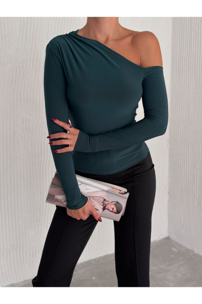 Kadın Zümrüt Yeşili Tek Omuz Açık Uzun Kol Sandy Kumaş Örme Bluz Kadın Zümrüt Yeşili Tek Omuz Açık Uzun Kol Sandy Kumaş Örme Bluz