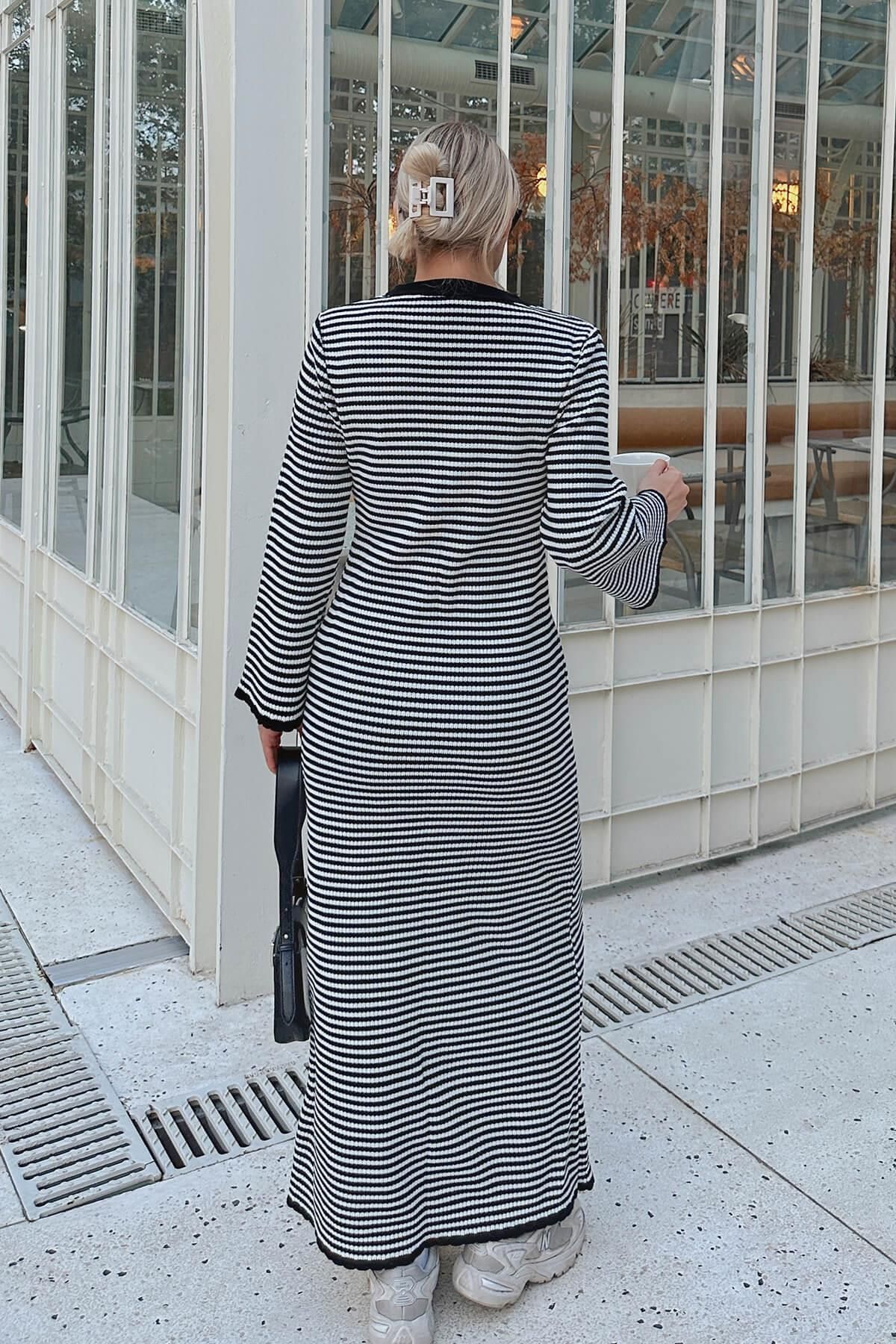 Siyah Algo Çizgili Bisiklet Yaka İspanyol Kol Kadın Midi Triko Elbise Siyah Algo Çizgili Bisiklet Yaka İspanyol Kol Kadın Midi Triko Elbise