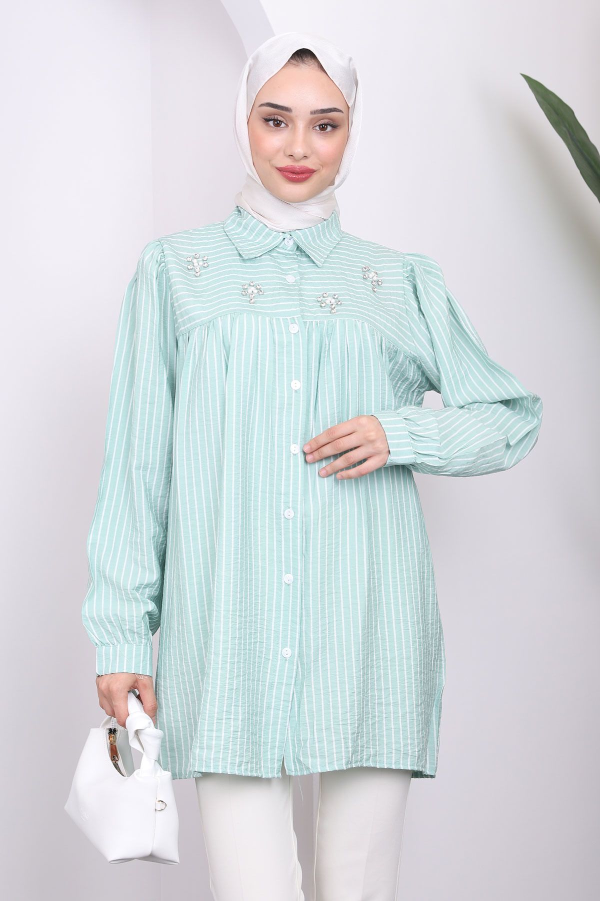 Mint Yaka Taşlı Çizgili Tunik Mint Yaka Taşlı Çizgili Tunik