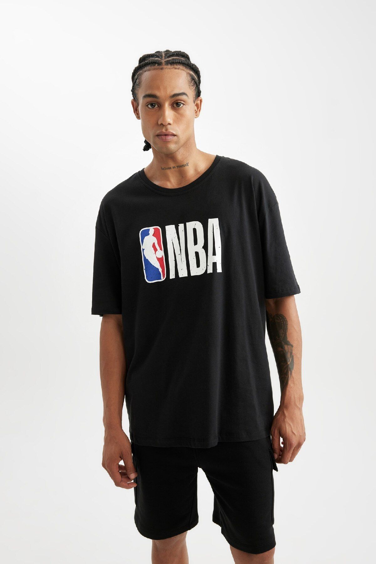 DeFactoFit NBA Wordmark Oversize Fit Bisiklet Yaka Kısa Kollu Tişört V0772AZ24AU