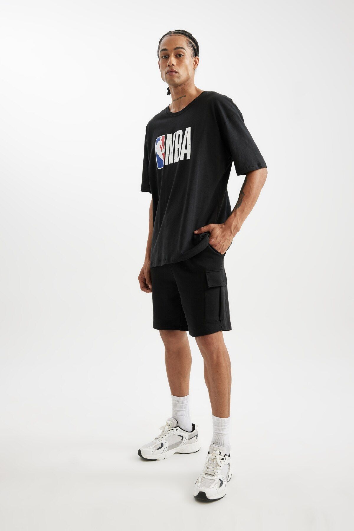 DeFactoFit NBA Wordmark Oversize Fit Bisiklet Yaka Kısa Kollu Tişört V0772AZ24AU