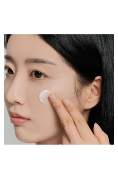 Madagascar Centella Tone Brightening Capsule Cream 75ml Madagascar Centella Tone Brightening Capsule Cream 75ml