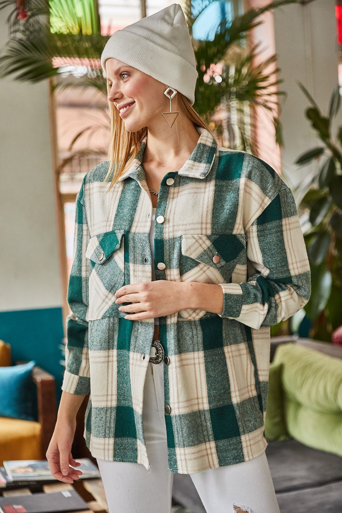 Kadın Zümrüt Yeşili Çift Cepli Çıtçıt kapamalı Kaşe Gömlek GML-19000900 Kadın Zümrüt Yeşili Çift Cepli Çıtçıt kapamalı Kaşe Gömlek GML-19000900