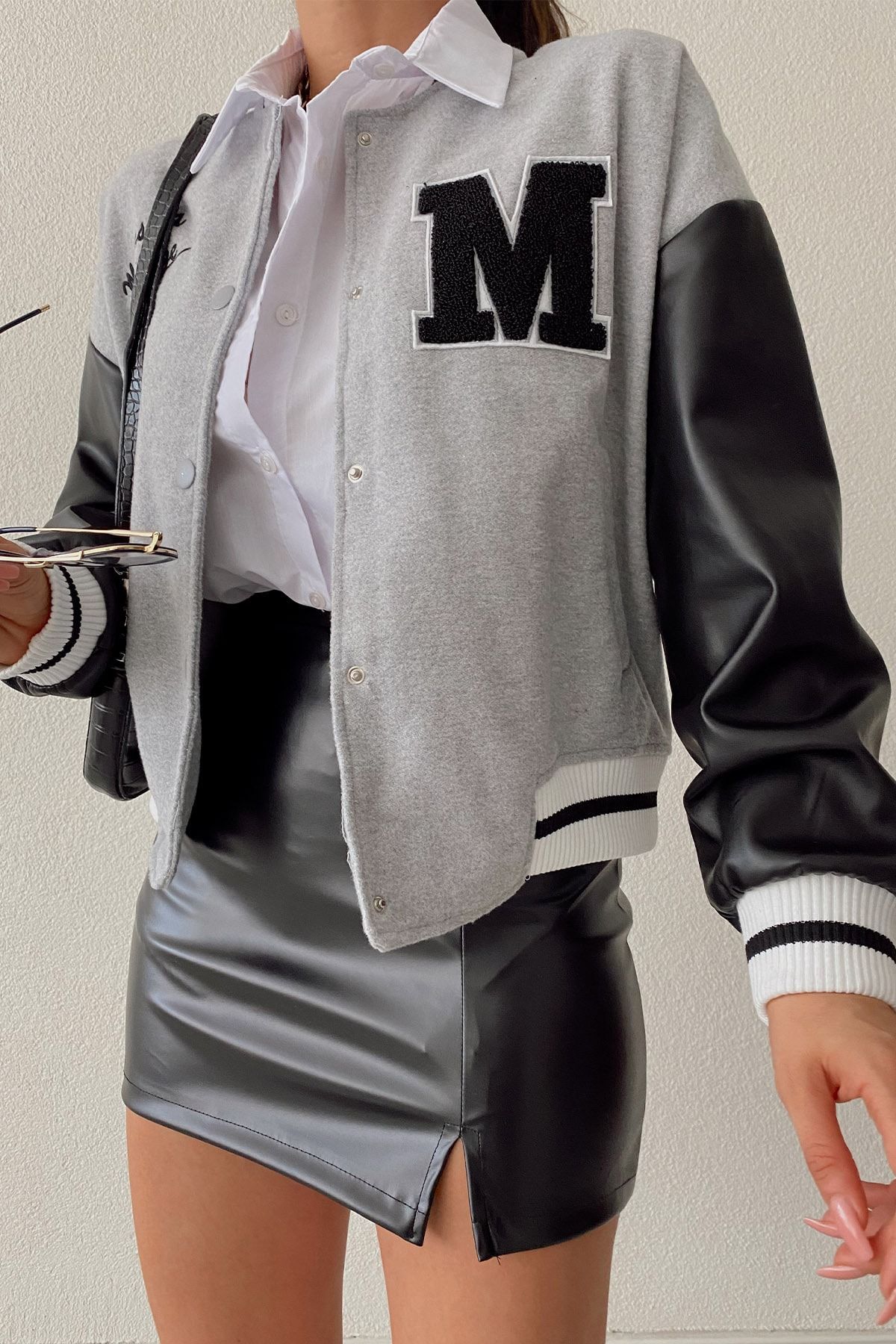 Kopya Siyah Yırtmaçlı Mini Deri Etek Kopya Siyah Yırtmaçlı Mini Deri Etek