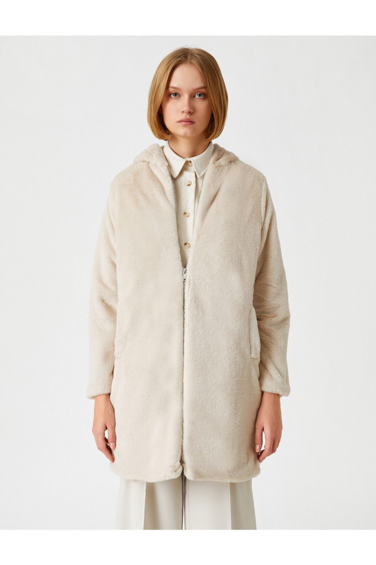 Kapüşonlu Fermuarlı Pelüş Mont