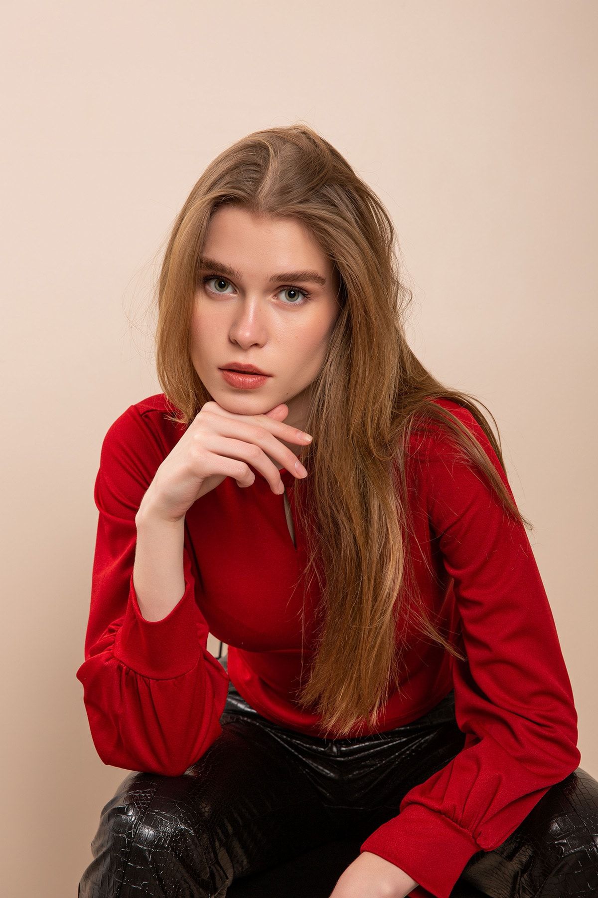 Önü Damla Balon Kol Krep Bluz Önü Damla Balon Kol Krep Bluz