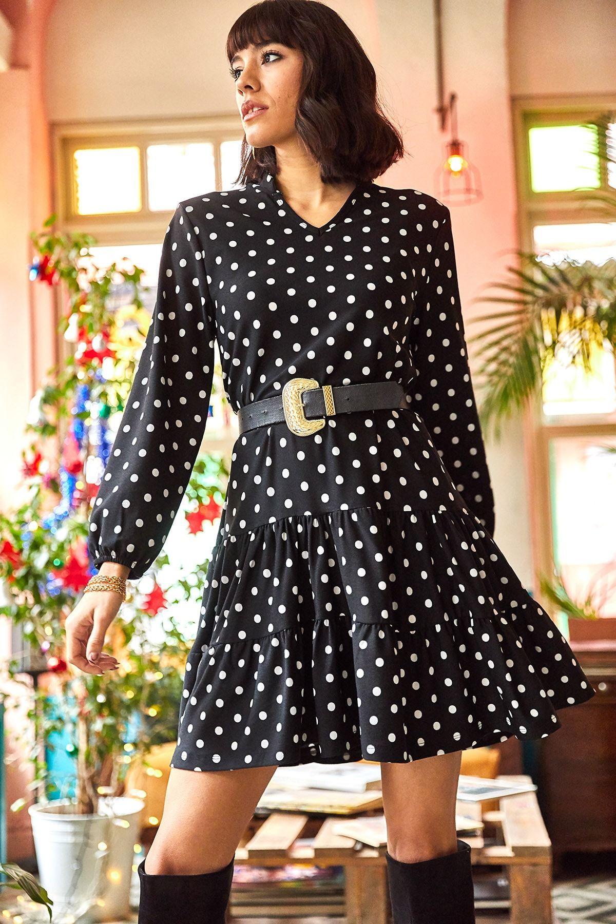 Kadın Siyah Puantiyeli V Yaka Volanlı Elbise  ELB-19000989 Kadın Siyah Puantiyeli V Yaka Volanlı Elbise  ELB-19000989