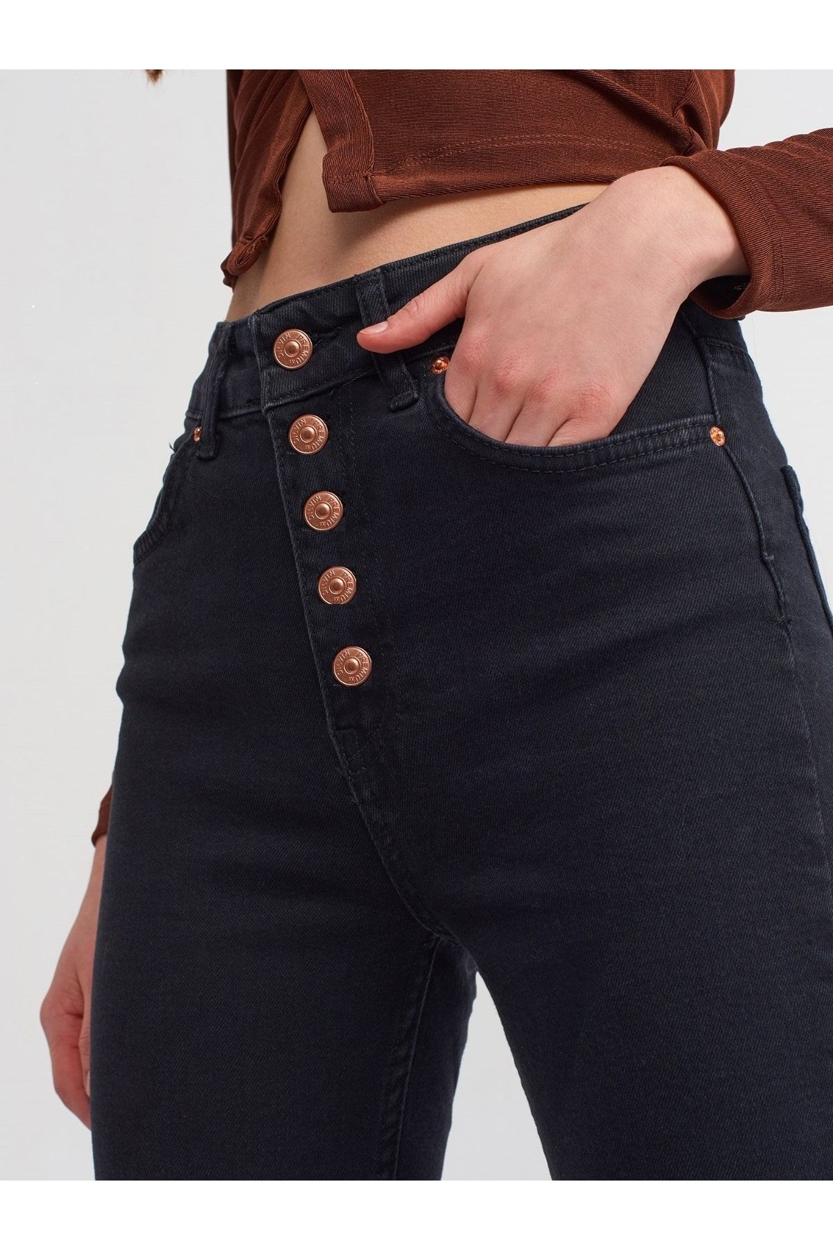 Önü Düğmeli Flare Pantolon Önü Düğmeli Flare Pantolon