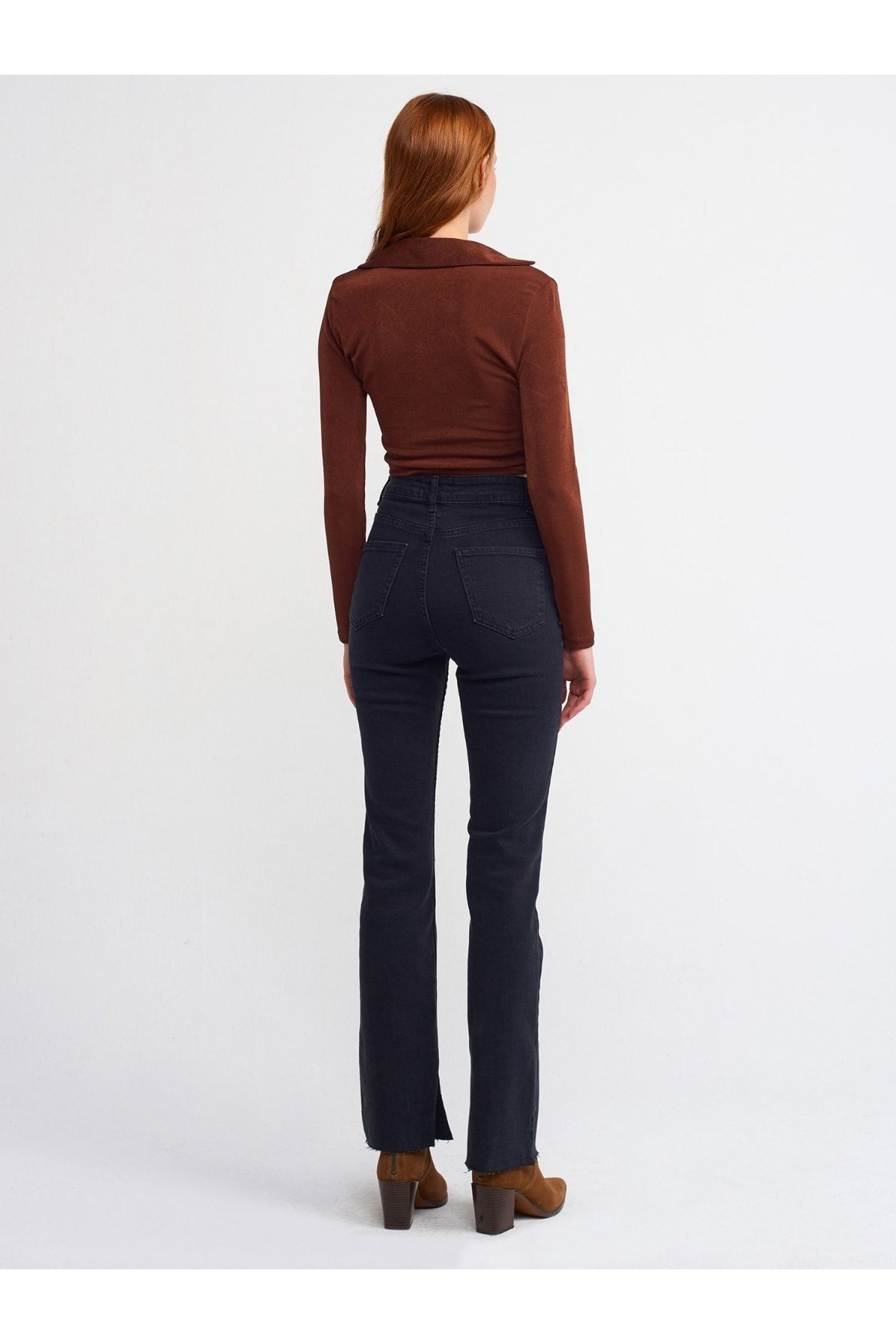 Önü Düğmeli Flare Pantolon Önü Düğmeli Flare Pantolon
