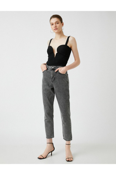 Rahat Kesim Yüksek Bel Hafif Dar Paça - Mom Jean Rahat Kesim Yüksek Bel Hafif Dar Paça - Mom Jean