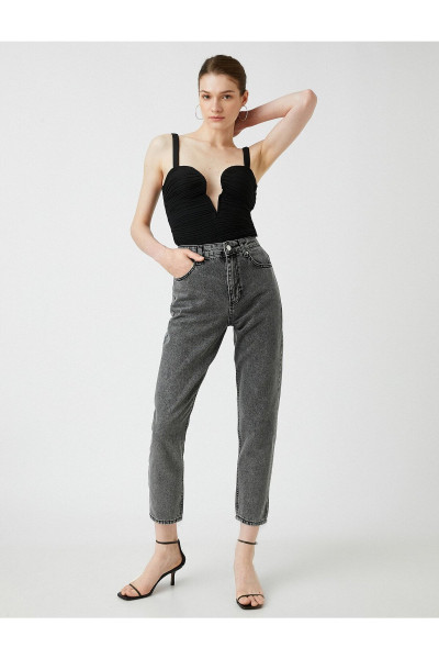 Rahat Kesim Yüksek Bel Hafif Dar Paça - Mom Jean Rahat Kesim Yüksek Bel Hafif Dar Paça - Mom Jean