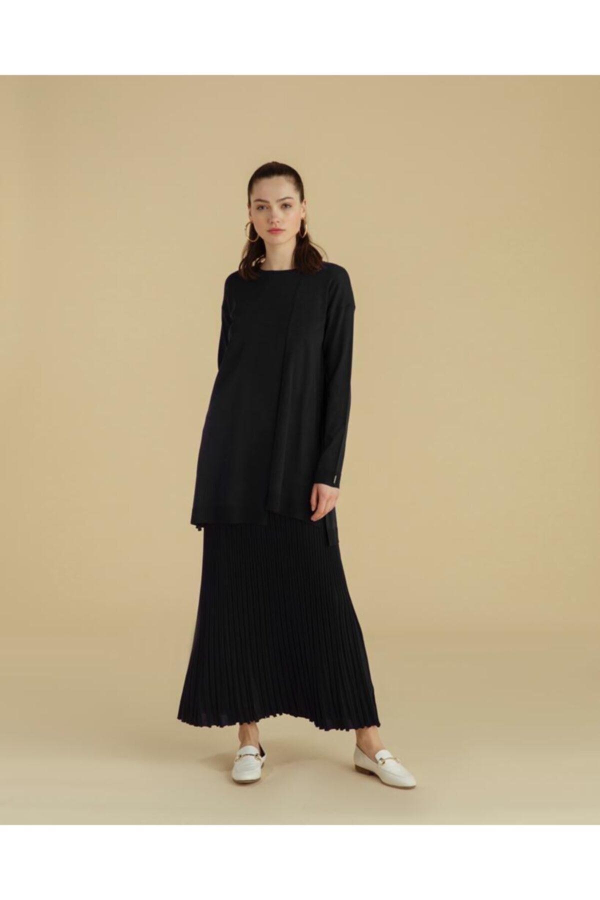 Piliseli Siyah Rayon Etek