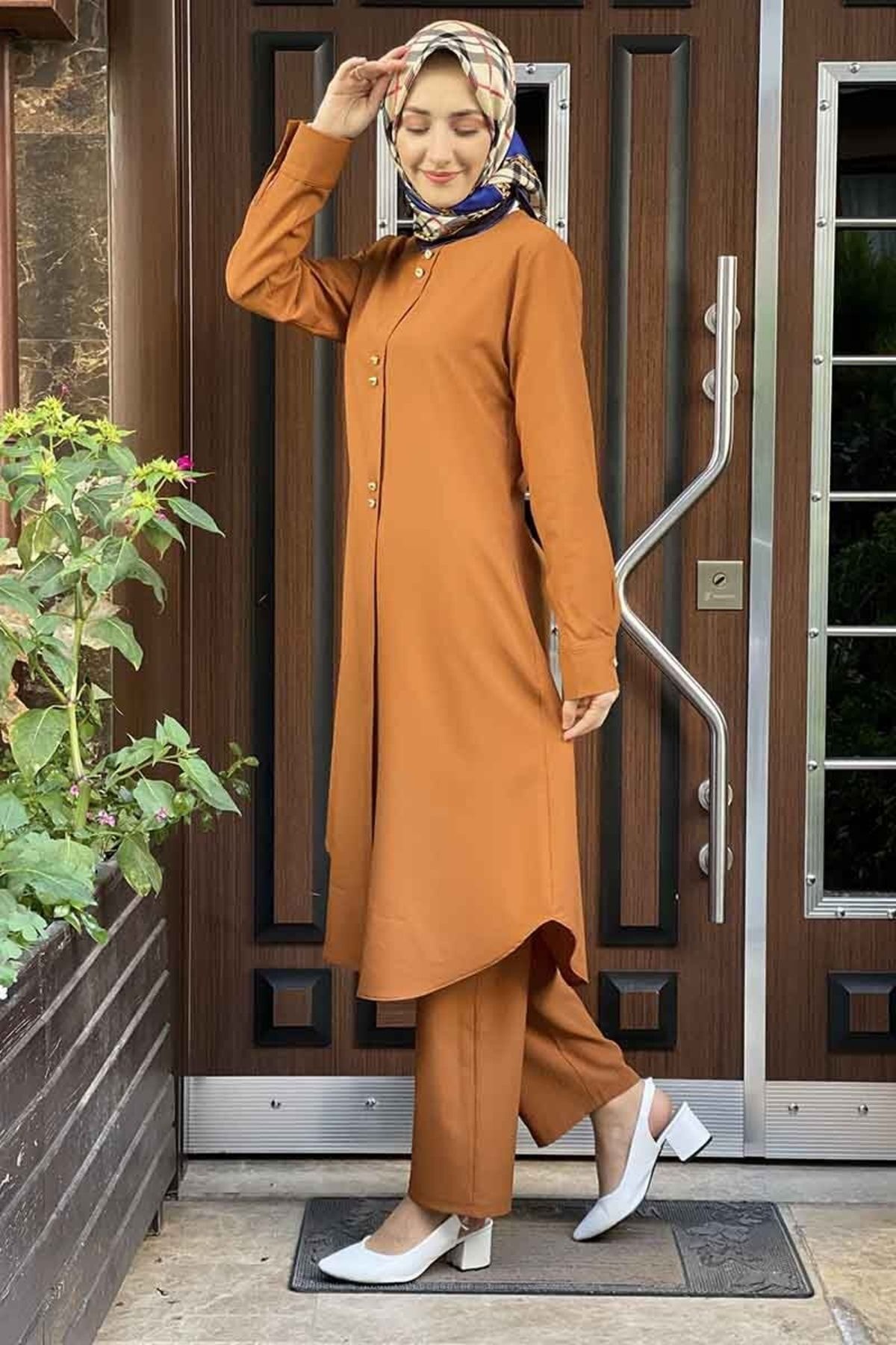 Moda Çizgi Düğmeli Ikili Takım Taba Moda Çizgi Düğmeli Ikili Takım Taba