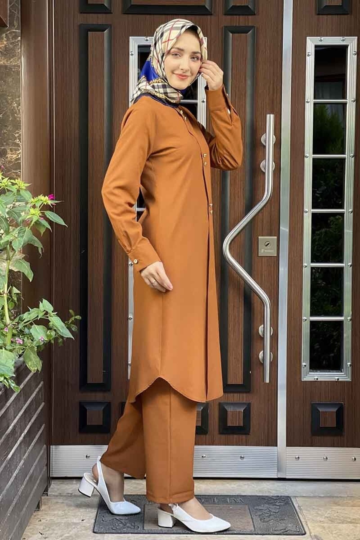 Moda Çizgi Düğmeli Ikili Takım Taba Moda Çizgi Düğmeli Ikili Takım Taba